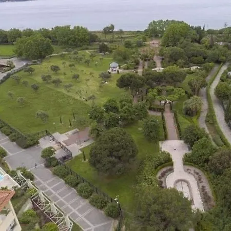Terrasse Piscine Et Acces Apartman