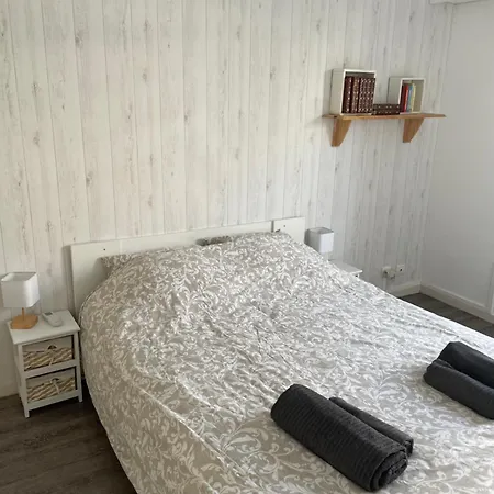 Terrasse Piscine Et Acces Apartman *