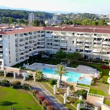 Terrasse Piscine Et Acces Αντίμπ